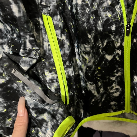 Emt $55 New Balance jacket - Picture 3 of 7